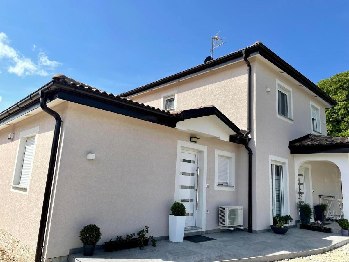 Villa Zonta Apartment Maremi With Private Jacuzzi Буйе Экстерьер фото